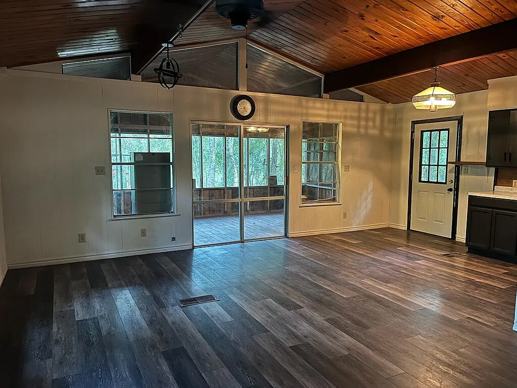 2 bed, 1.0 bath, 726 sqft, $1,200 — Photo 4