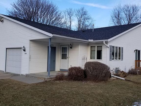 3rd image of 1607 River Dr