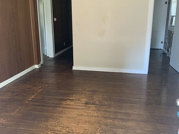 2nd image of 809 N Gladstone Ave
