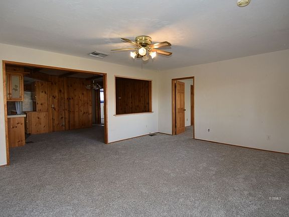 3rd image of 20 Lakeair Dr