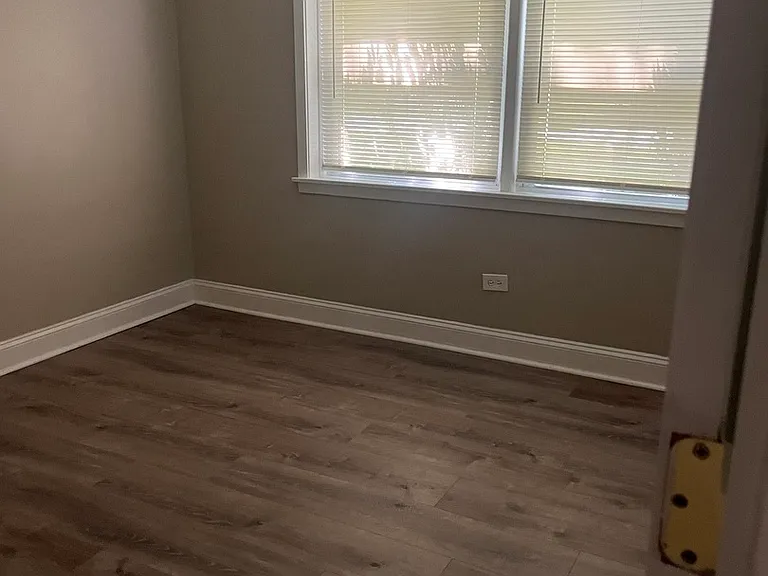 10917 S Lloyd Dr #3 — Photo 8