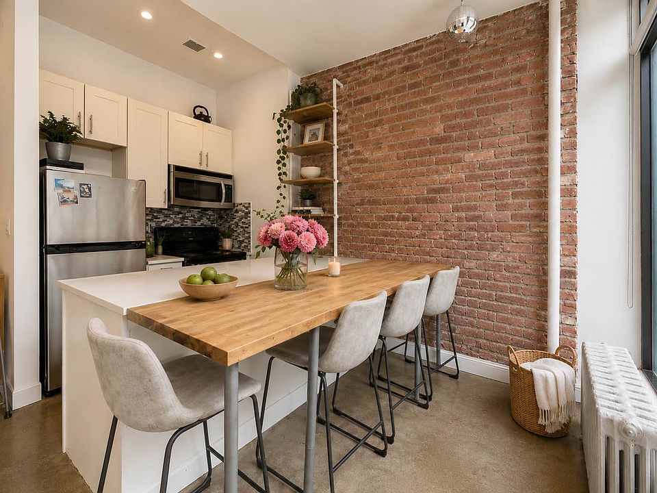 1st image of 157 Suffolk St APT 101