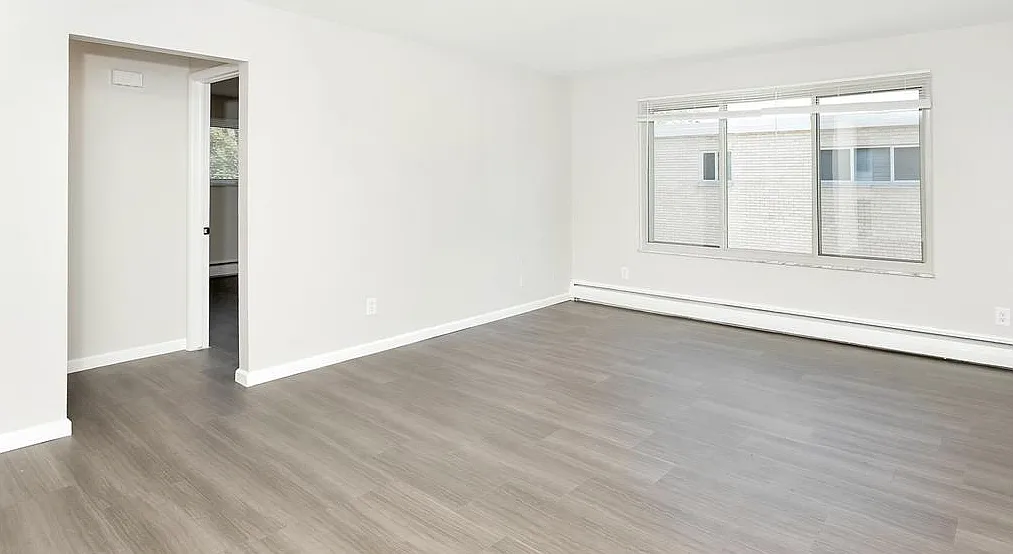 3330 Greenfield Rd — Photo 4