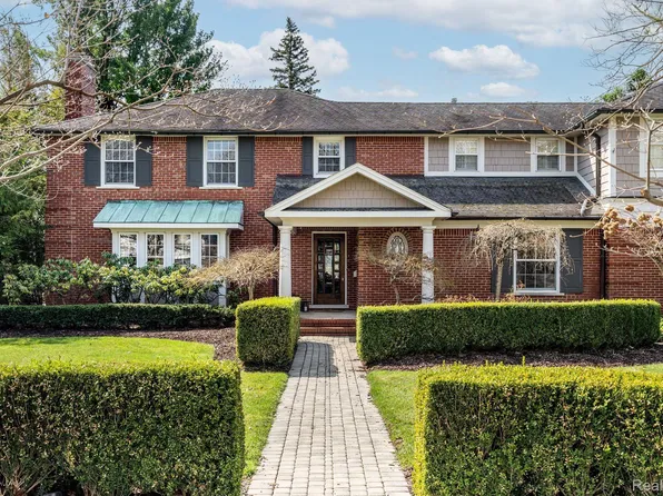 3435 Bradway Blvd, Bloomfield Hills, MI 48301