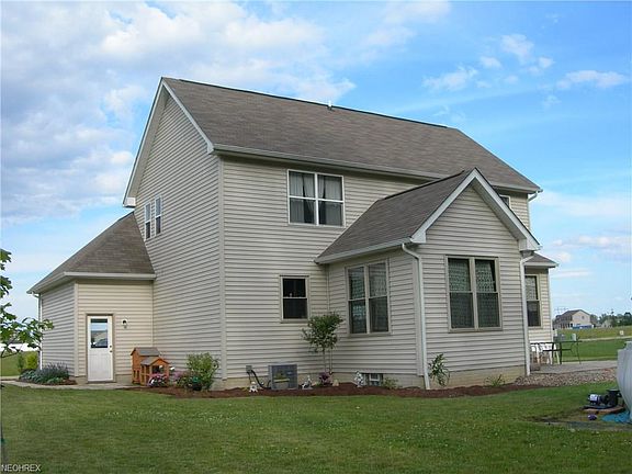 3rd image of 388 Northwoods Ave