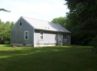 76 Whitehouse Crossing Rd, Topsham, ME 04086