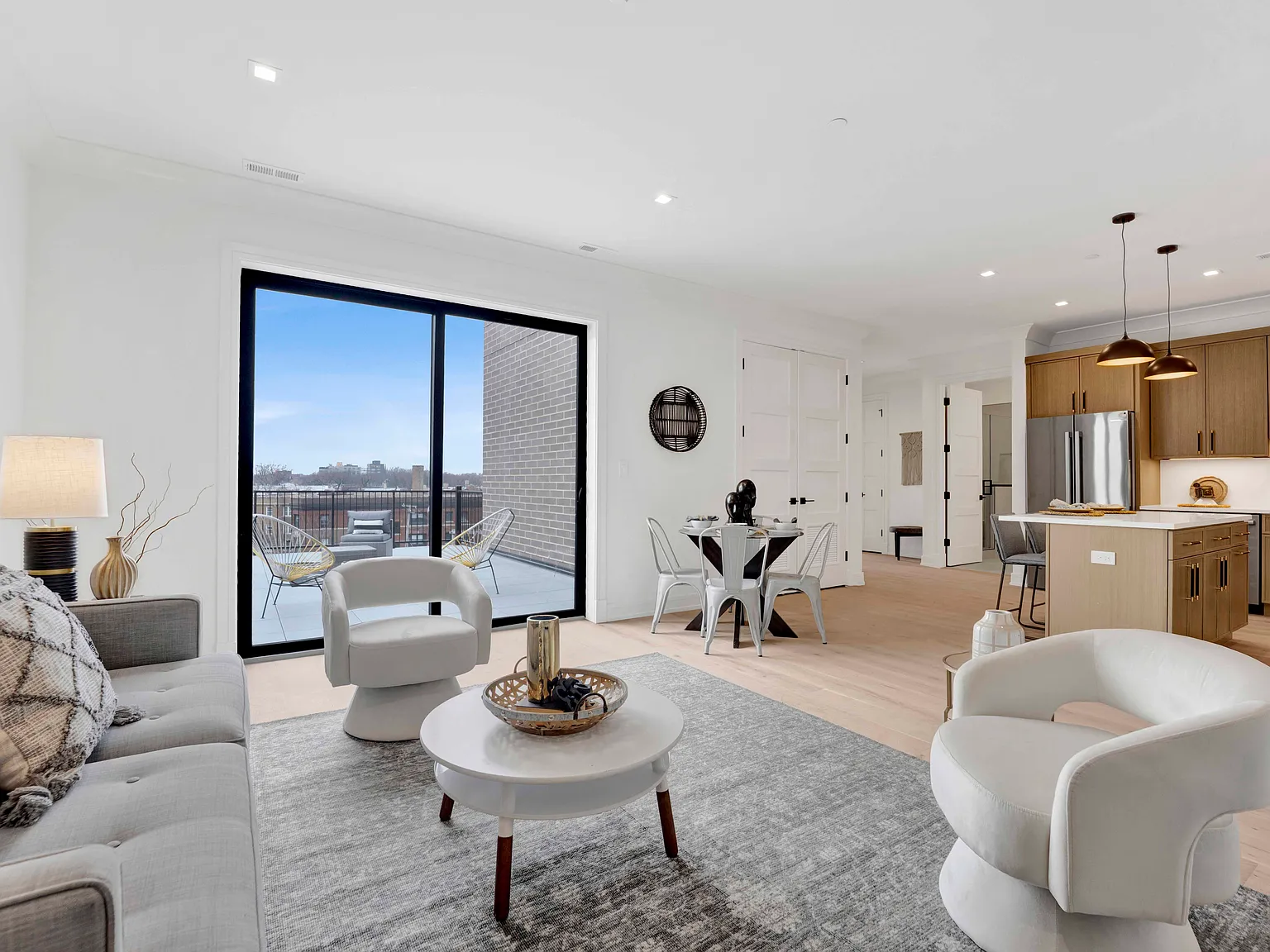 2 bed, $3,450 — Photo 4