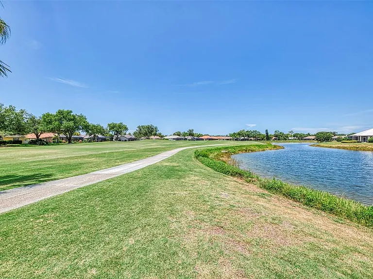 549 Fallbrook Dr — Photo 67