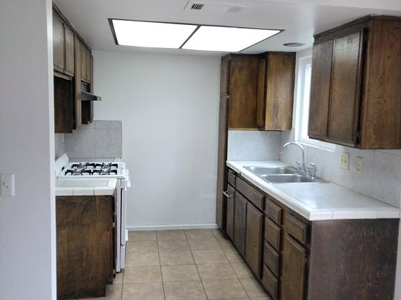 4th image of 15137 Gundry Ave APT B
