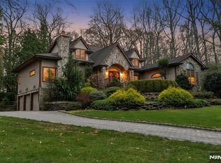 133 Oak Dr, Upper Saddle River, NJ 07458