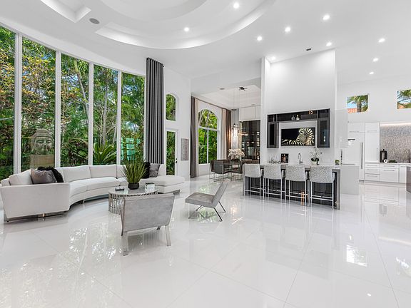 2nd image of 5784 Vintage Oaks Circle