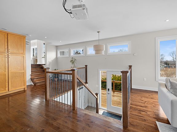 3rd image of 47 Admiral St