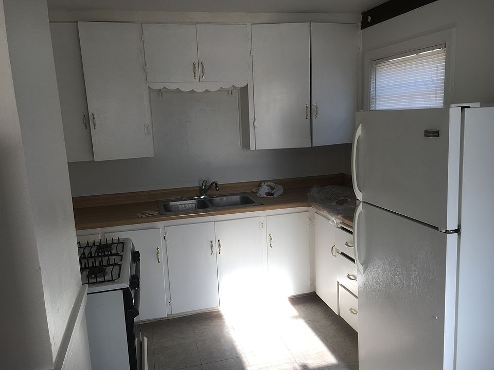 2nd image of 732 S Ellis Ave