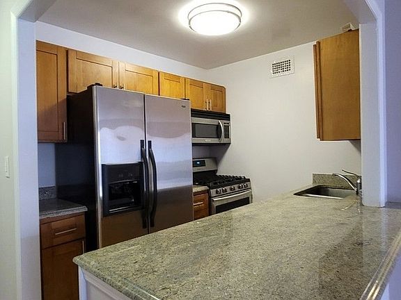 3rd image of 70 W 93rd St APT 5E