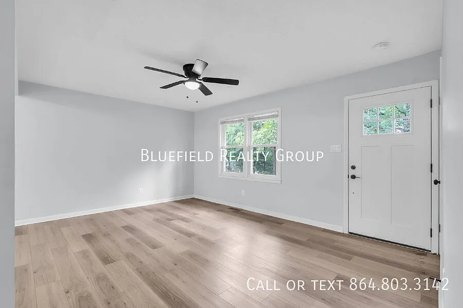 3 bedroom | 2 bath | Modern Updates & Spacious Fenced Yard $1,950/mo rent — Photo 4