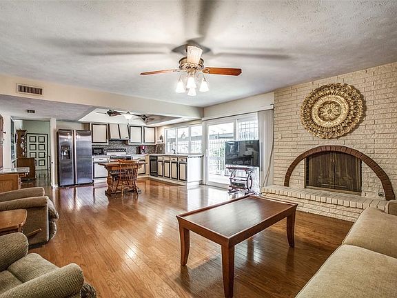 2nd image of 3022 Silverdale Ln