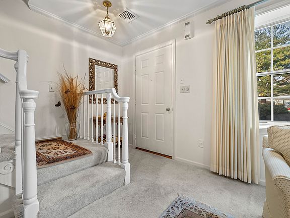 4th image of 3 Sandgate Circle #3