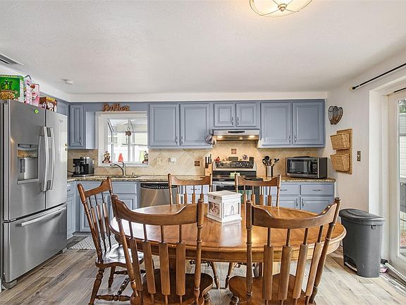 3rd image of 1721 Cromwell Dr