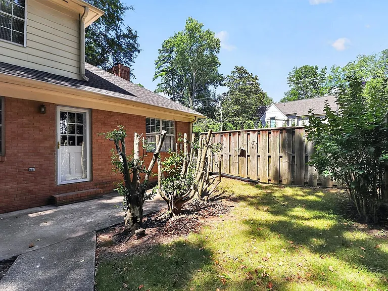 101 Cabell Way — Photo 28