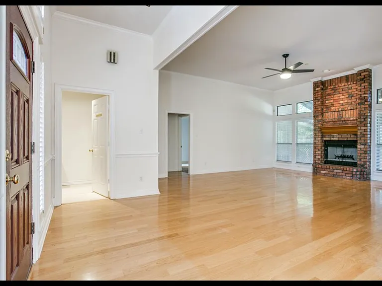 7921 Kendra Ln — Photo 24