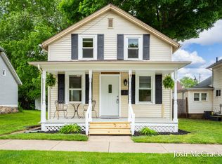120 S Jackson St, Ionia, MI