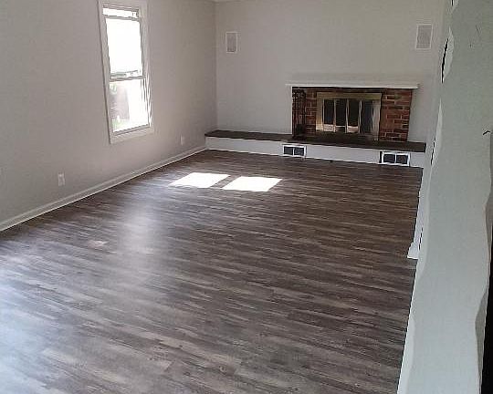 5th image of 72 Sanger Ave