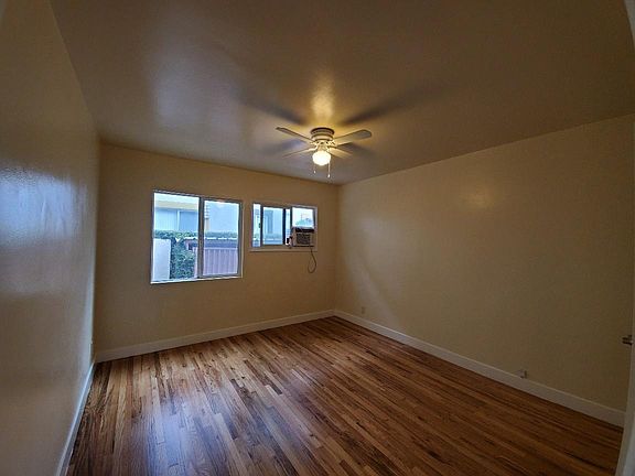 5th image of 15904 Sherman Way APT 1