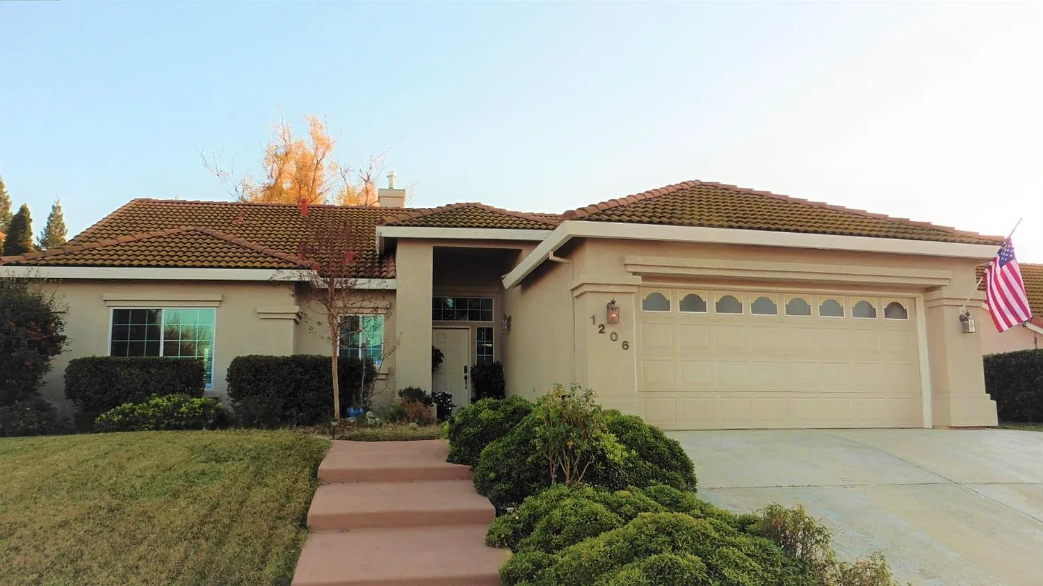 1206 Oak View Dr photo 1