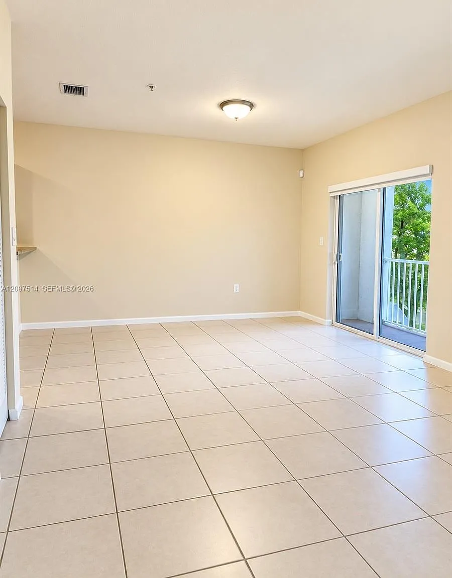 2 bed, 2.5 bath, 1205 sqft, $2,700 — Photo 4
