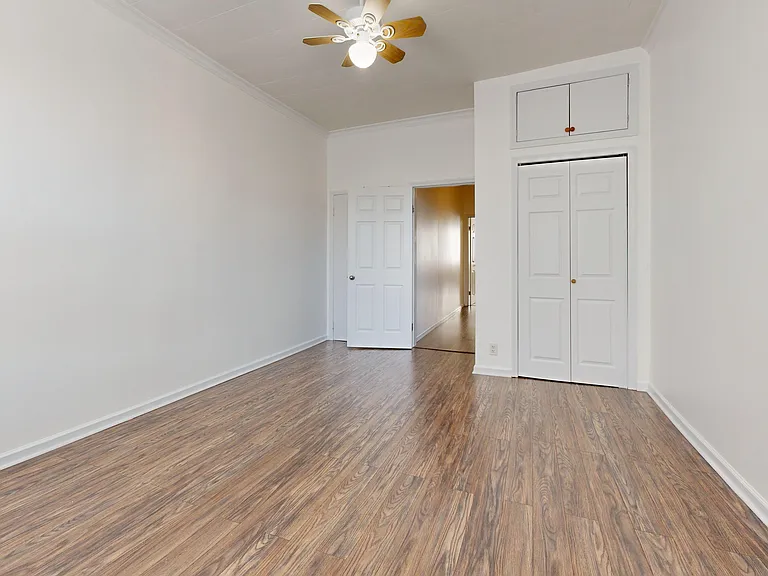 1941 Gates Ave #2R — Photo 18