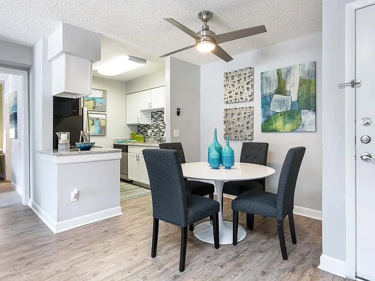 Aspen floor plan dining room 2x2 950 sq ft