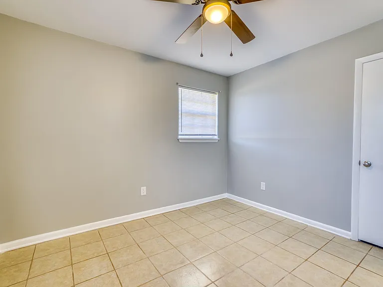 704 Candler Ave #B — Photo 18