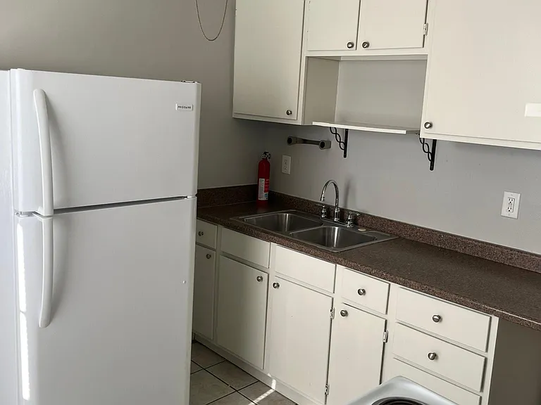 9024 Cohn St — Photo 6