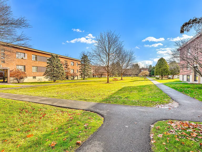 Tivoli Park Apartments — Photo 47