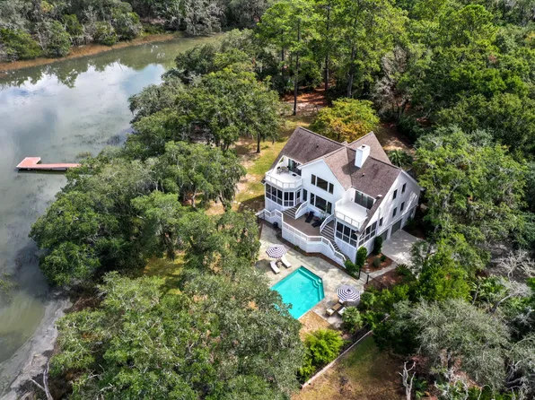1310 Martins Point Rd, Wadmalaw Island, SC 29487