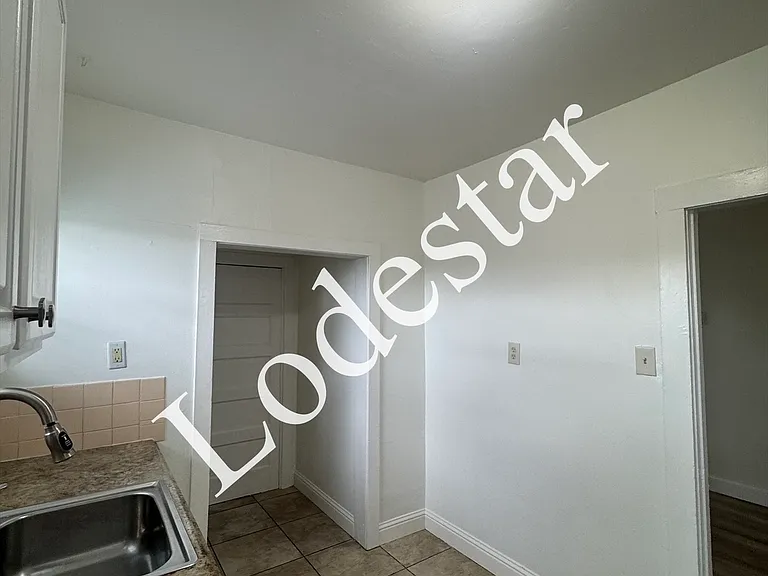 302 Carolina St #C — Photo 11