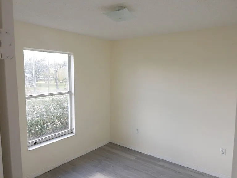 271 Hart Ln #6 — Photo 5