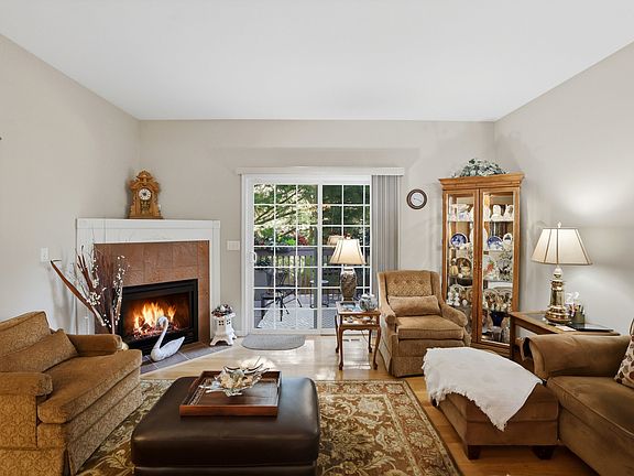 4th image of 10888 Harry Dr