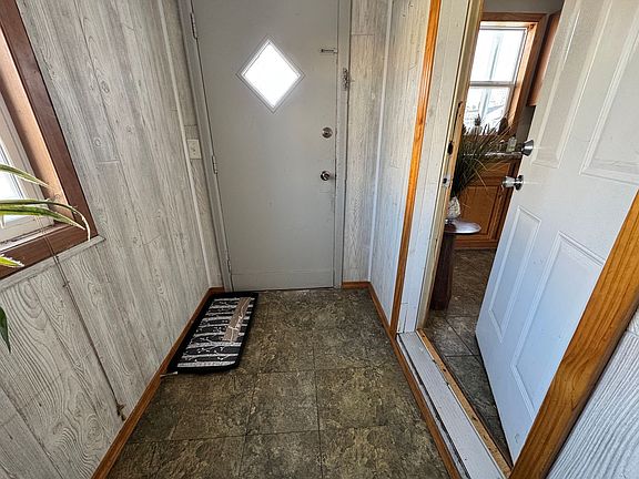 5th image of 418 Hartman Ave
