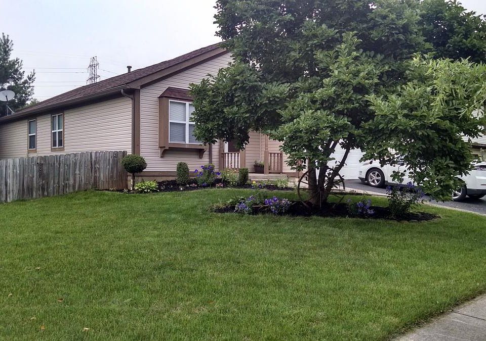 Large front yard!