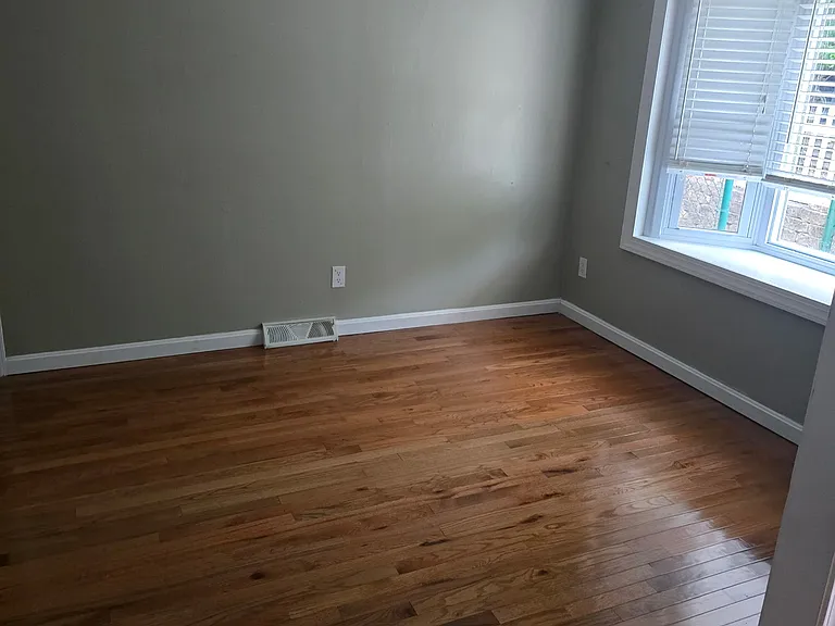 687 Logans Run Dr — Photo 5
