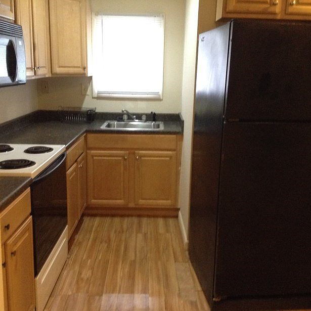 1st image of 431 La Cascata