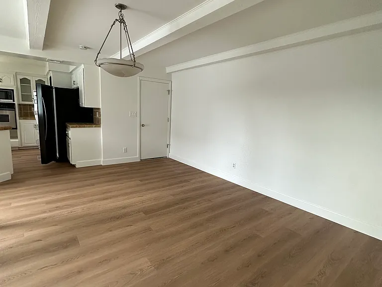 20428 Roslin Ave — Photo 17