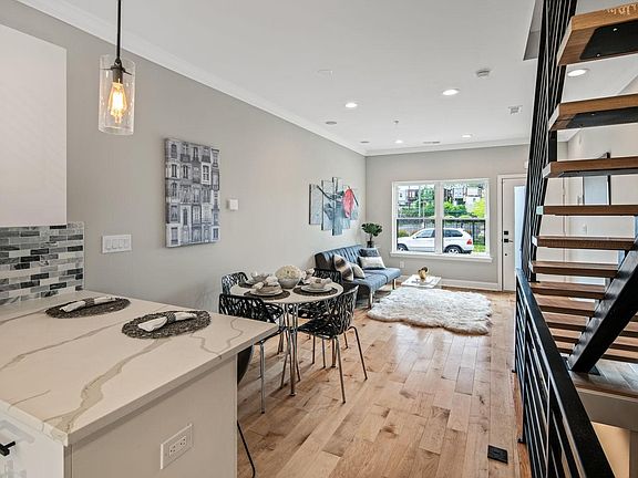 5th image of 2946 W Glenwood Ave #Sfh