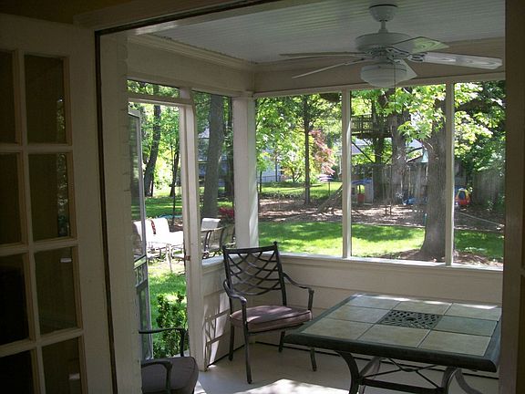 Screened In Porch backs to large private yard
