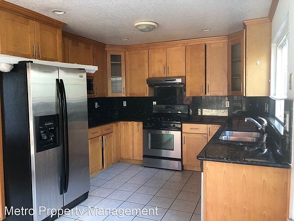 4th image of 473 Crosslees Dr