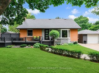 25 Buckingham Rd, Sarnia, ON N7S 2S5