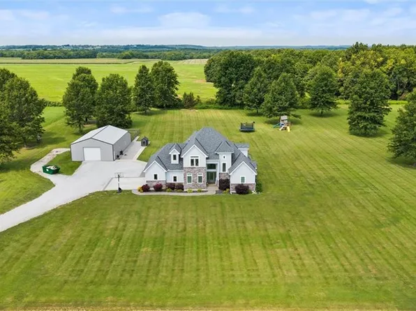 1500 Aaron Ln, Adrian, MO 64720