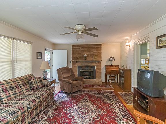 5th image of 119 Lee Dr