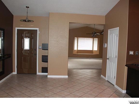 5th image of 4025 S Beverly Dr